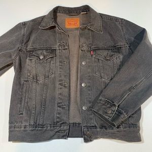 Levi’s washed black denim jacket (measurements included)